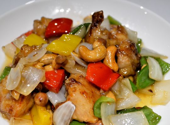 鶏肉とナッツの炒め