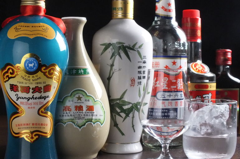 白酒（ぱいちゅう）