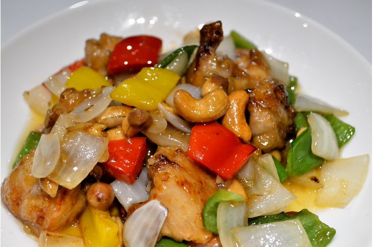 鶏肉とナッツの炒め